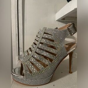 Woman shoes New with no box size 7.5